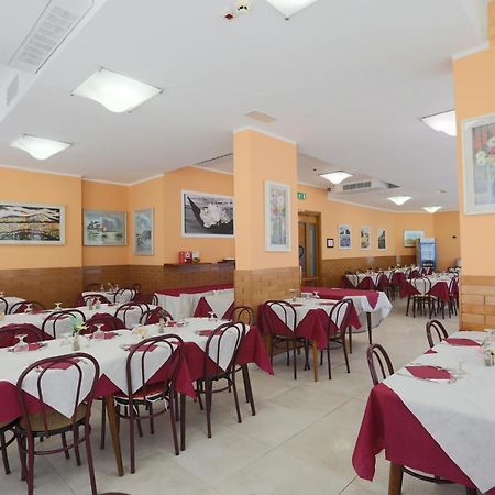 Hotel Milena Rimini Exteriör bild
